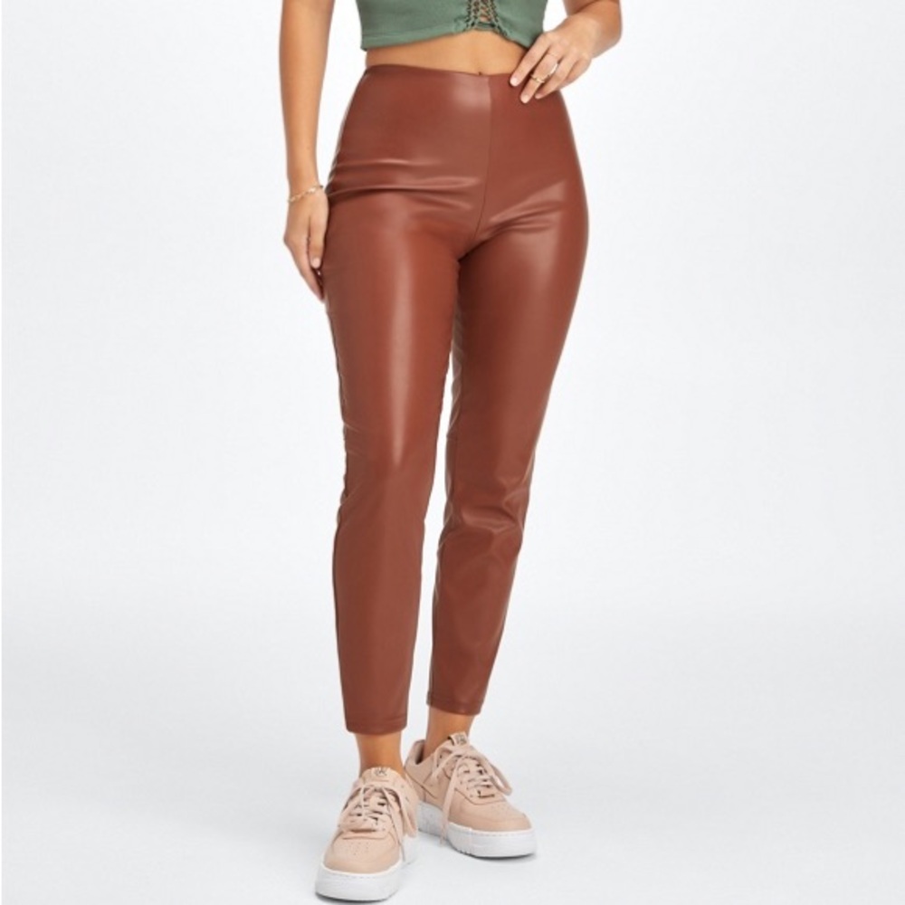 NWT Fabletics vegan leather high waist leggings Mahogany size small/6